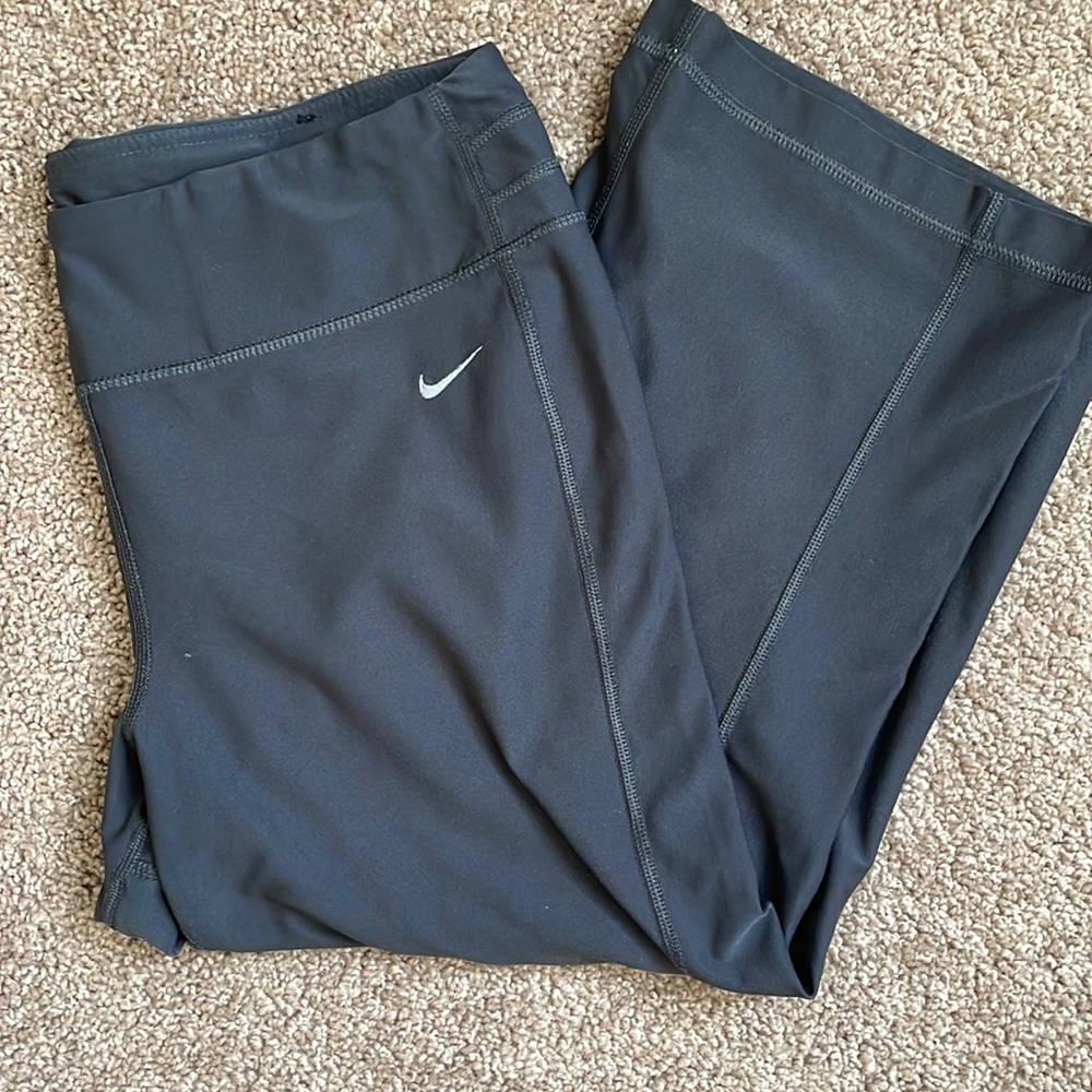 Nike Dri-Fit Capri pants